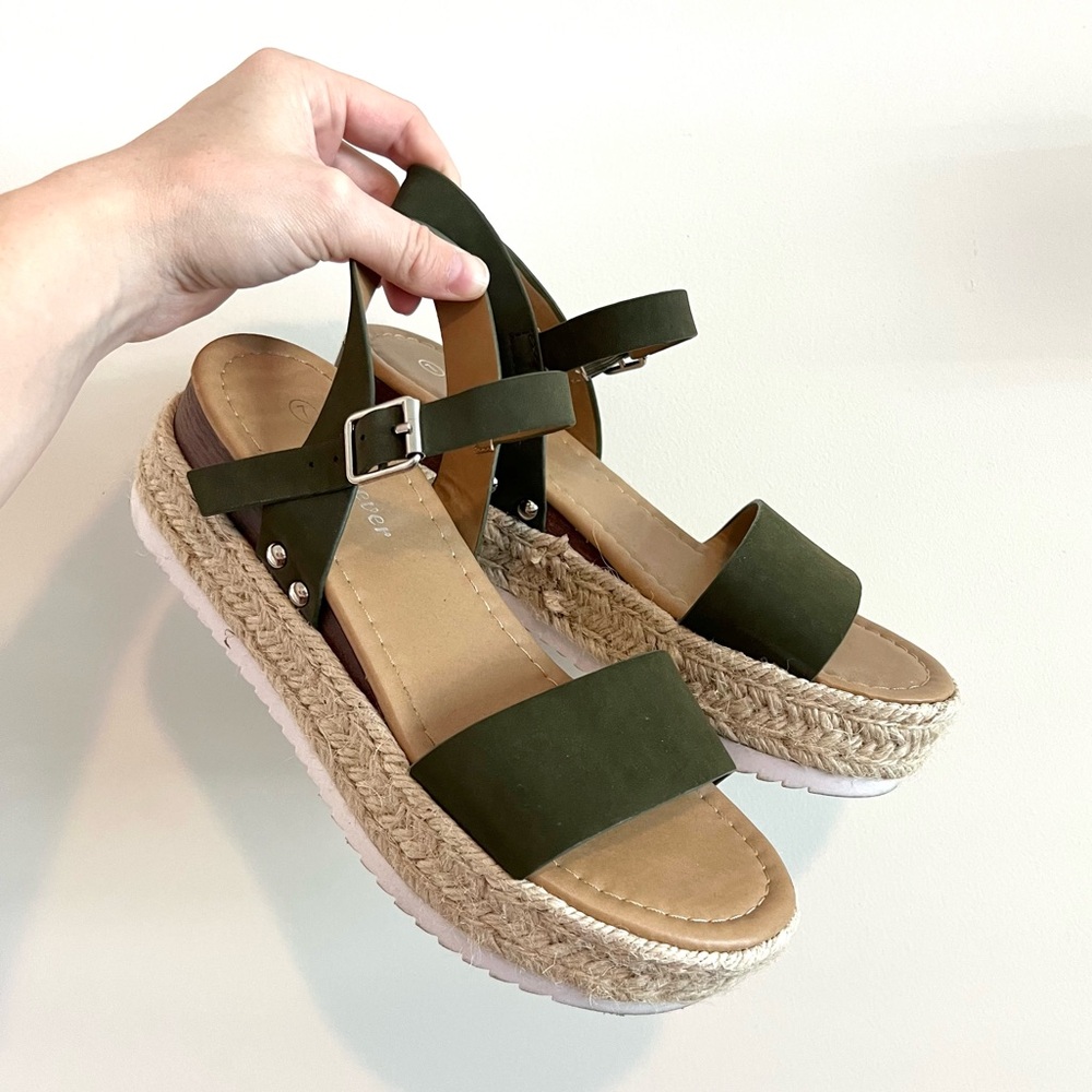 Forever Green Platform Espadrille Buckle Sandals Size 7